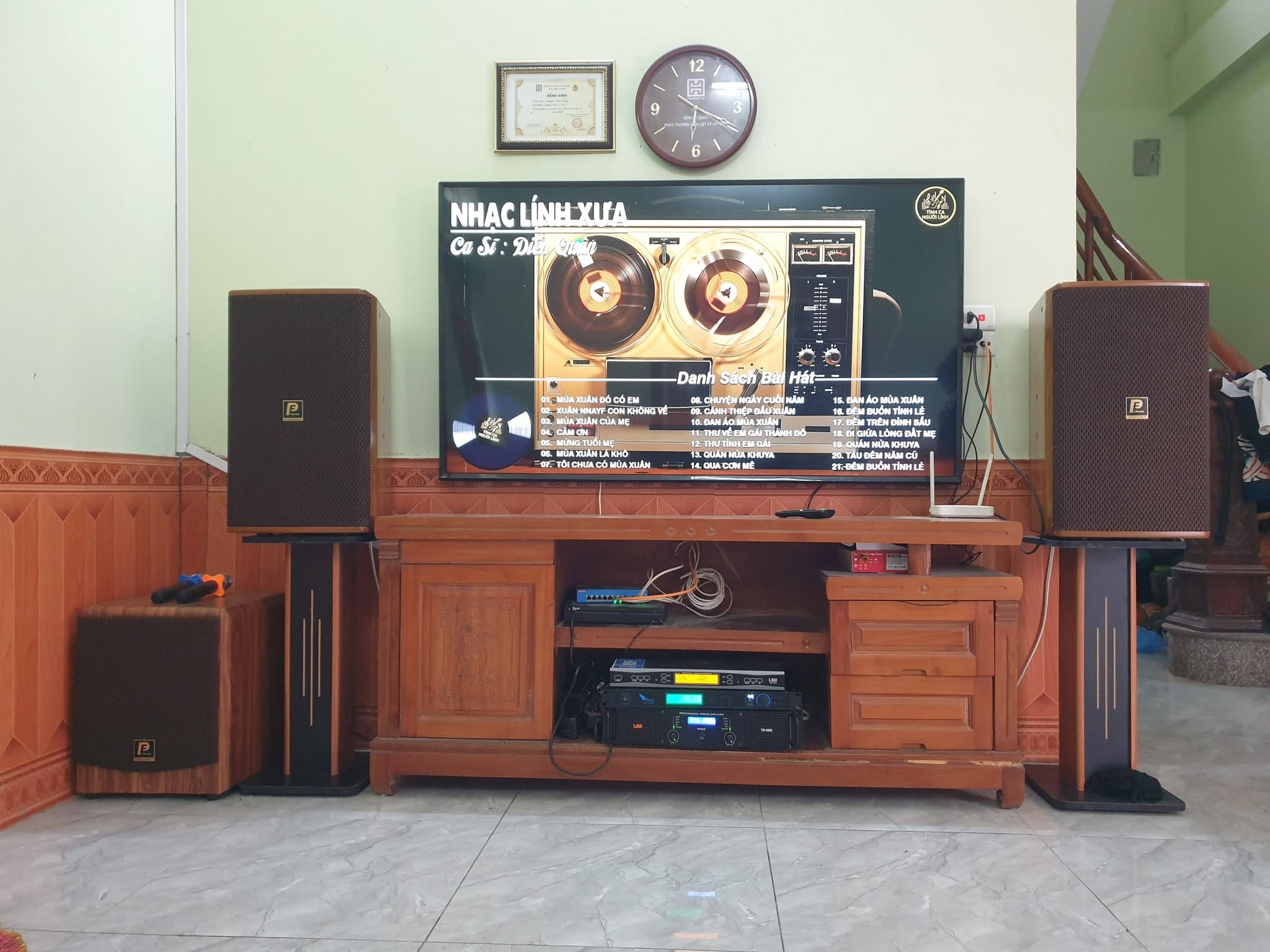 Dàn karaoke lắp đặt thực tế tại nhà khách - Tú Audio